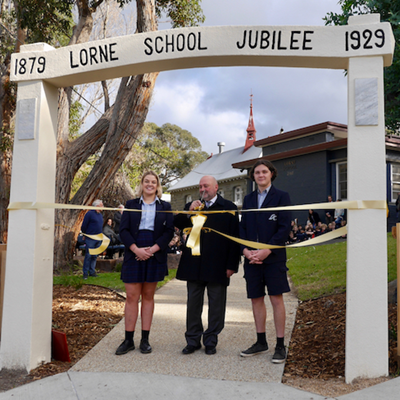 Opening-of-refurbished-archway-Lorne-P-12-College